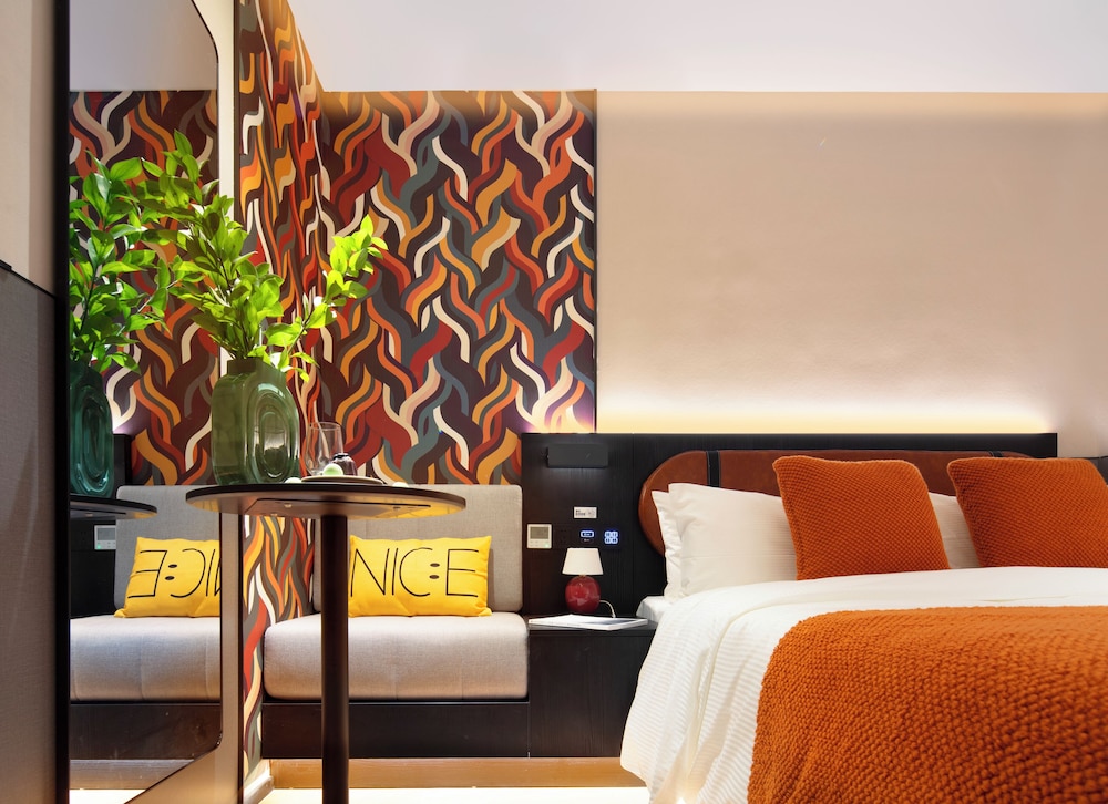 Classic Double Room, City View