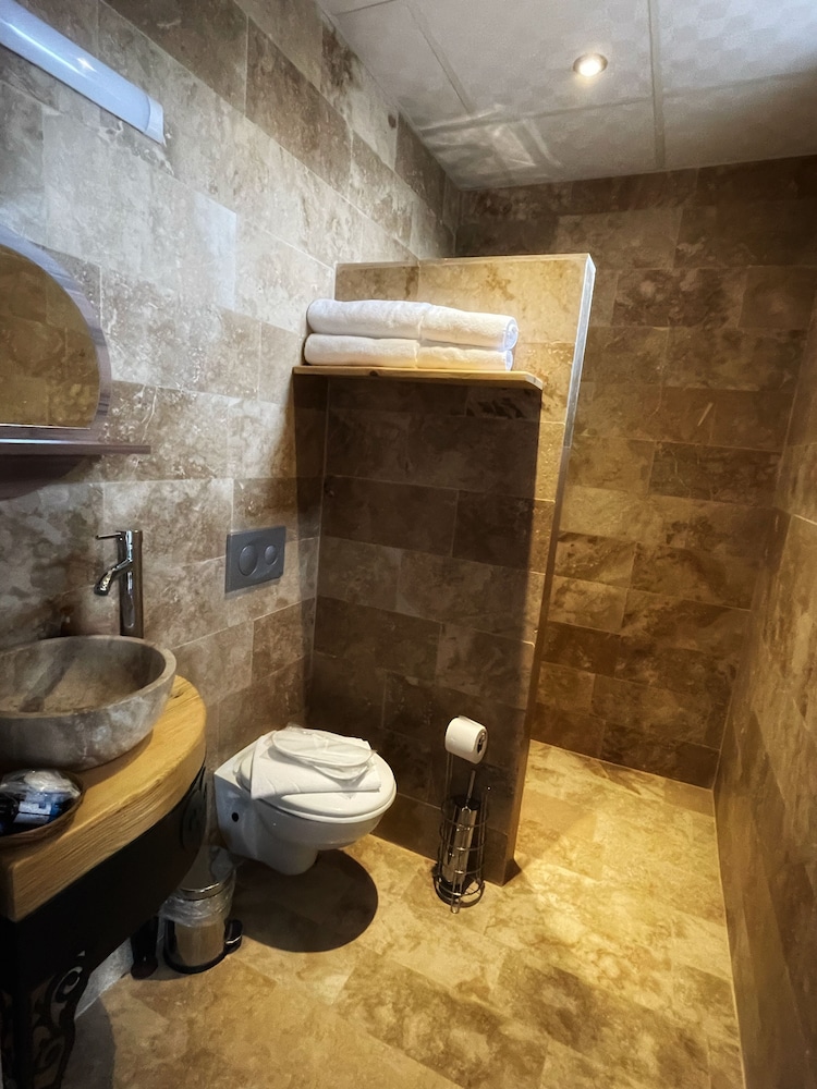 Standard Room - Photo 2