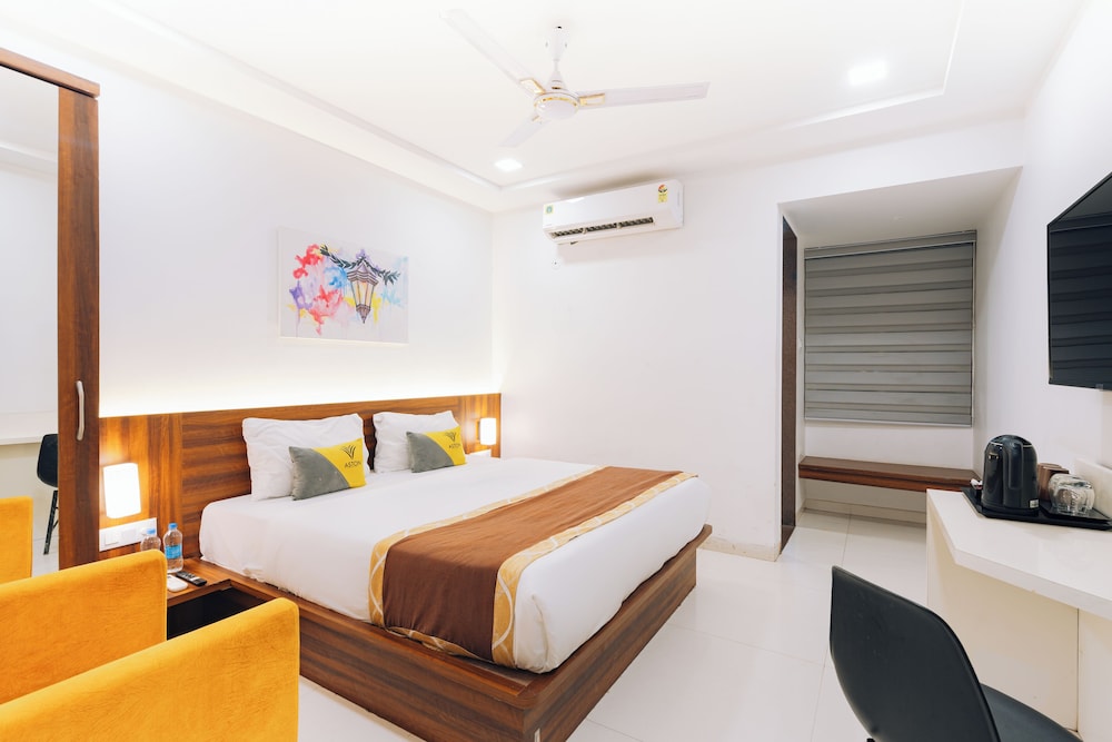 Deluxe Room - Photo 9