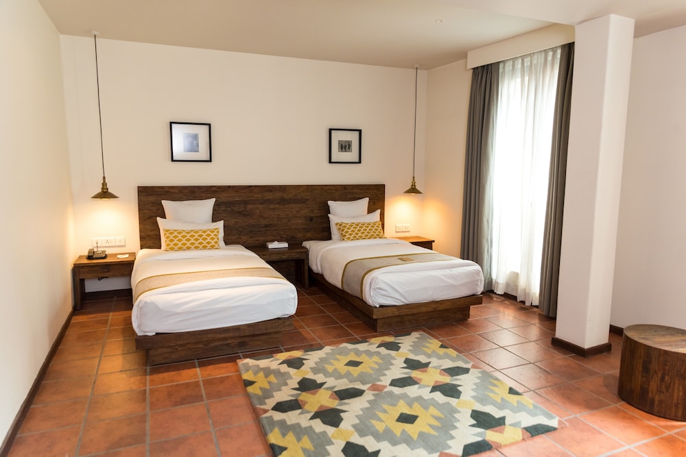 Deluxe Room - Photo 6