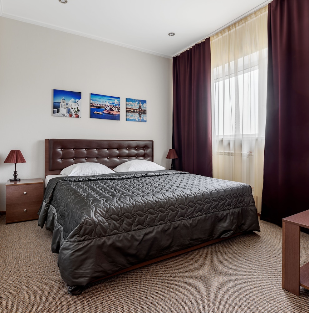 Luxury Suite, 1 Queen Bed, Non Smoking photo 2