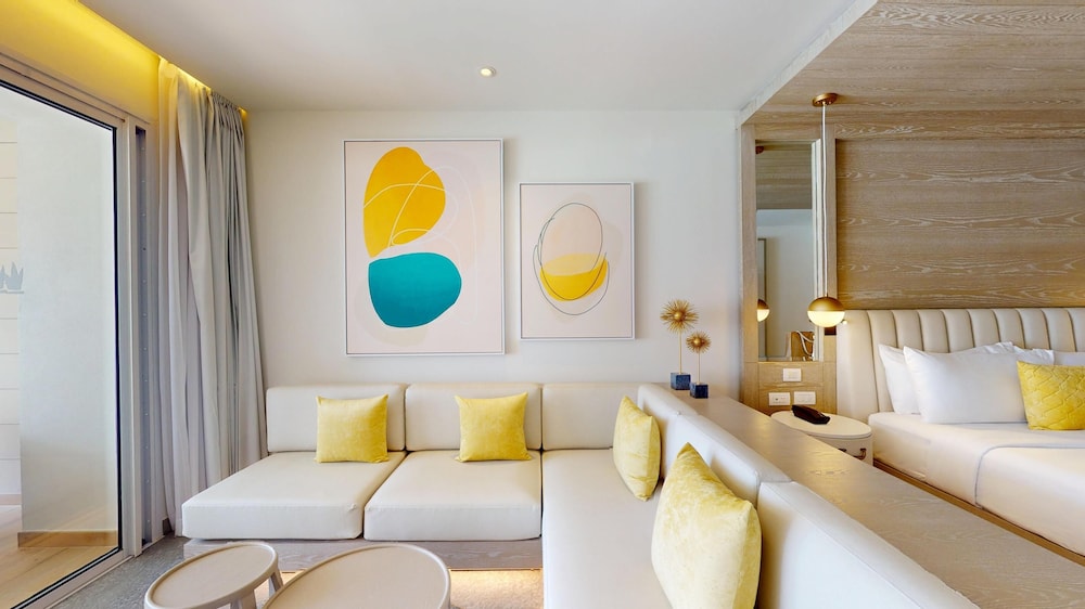 Junior Suite (Platinum Swim Out)