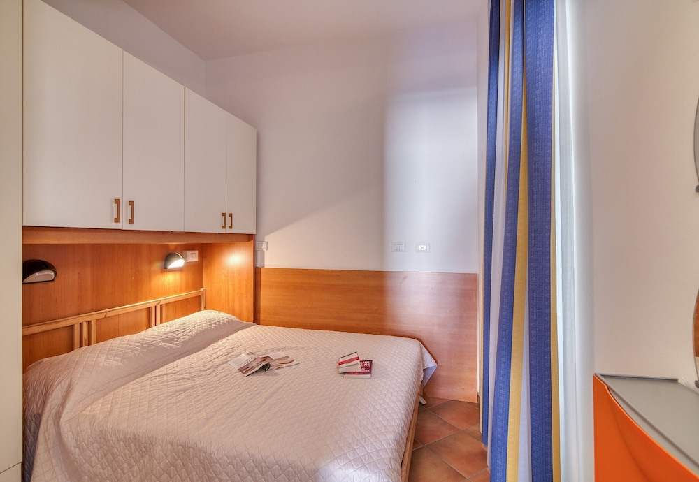 Family Apartment, Multiple Beds, Sea Facing (Frontline Beach 16 - B3 - Near To The) photo 1