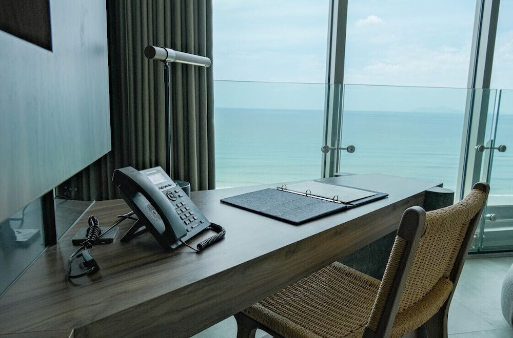 Deluxe Double Room Oceanfront Without Bathtub Free Daily High Tea - Photo 4