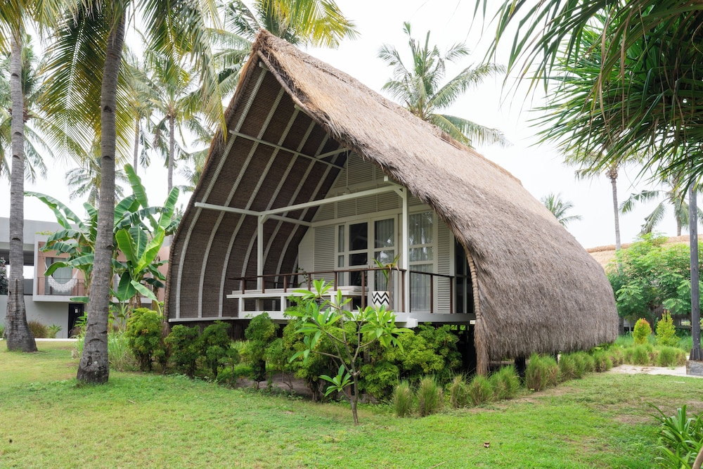 Cabana with Free Minibar - Photo 6