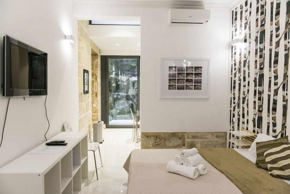 Suite, 1 Bedroom (AG1)