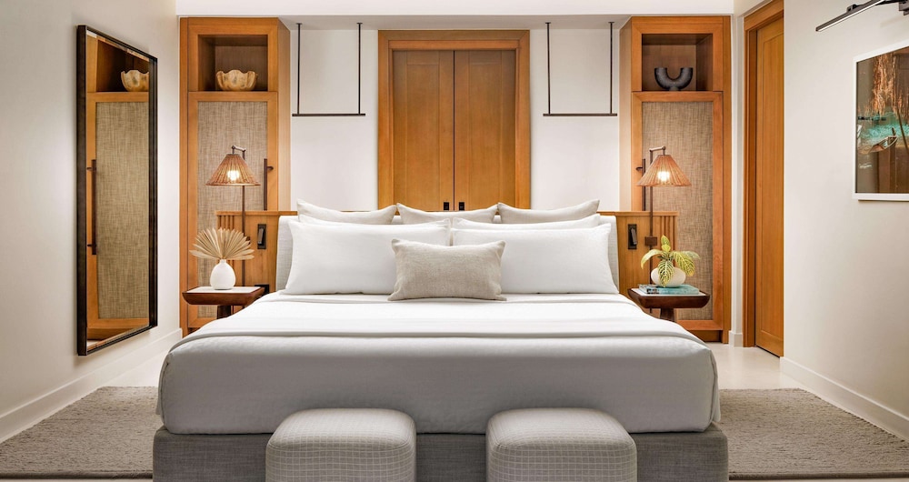 Bamboo Grove One-Bedroom Skypool Butler Suite w/ Roof Terrace photo 1