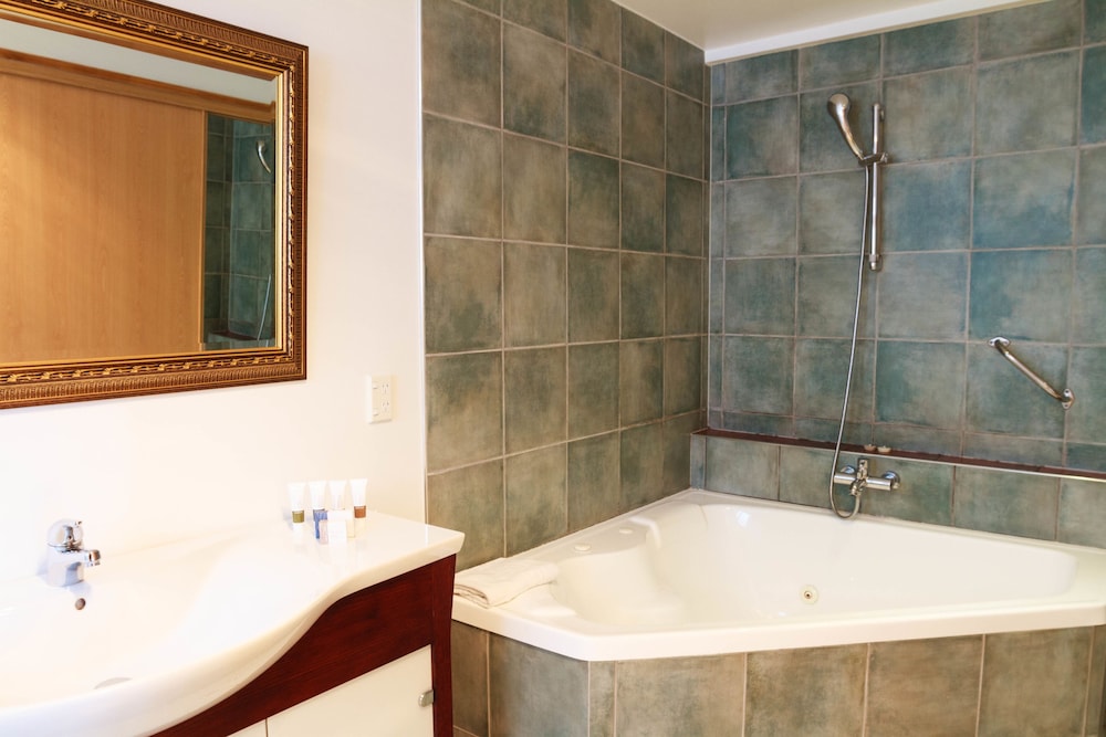 Waterfront Apartment photo 2
