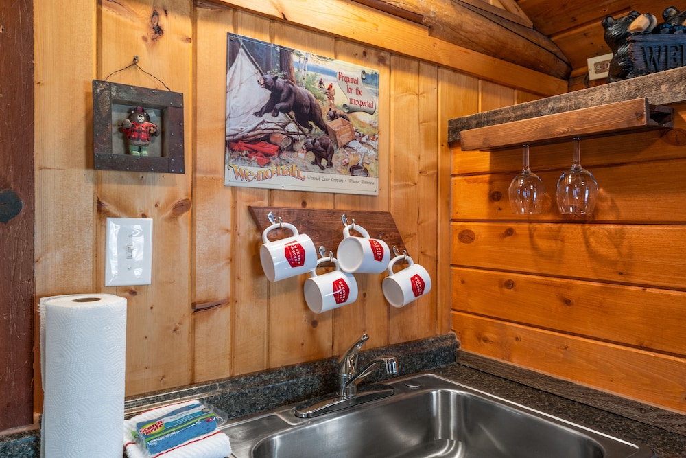 Bear Cabin #13 photo 2