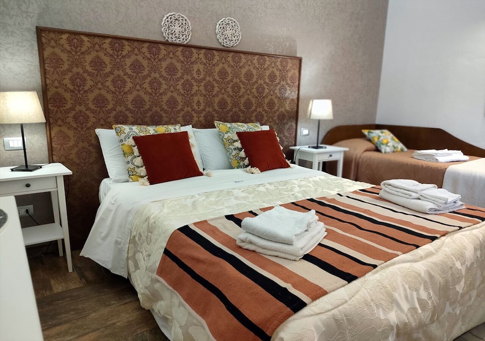 Deluxe Double Room, 1 Bedroom, Terrace, Pool View, photo 6
