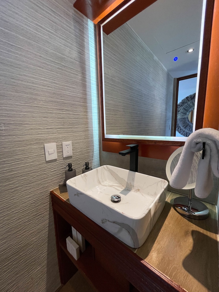 Luxury Room, Pool Access