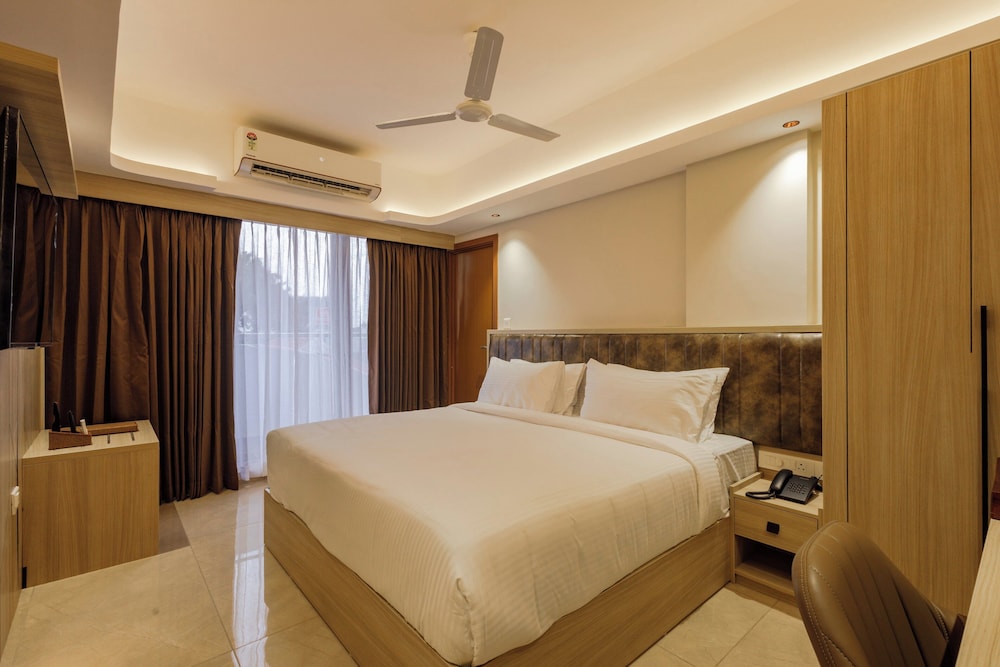 Classic Double Room, Balcony, City View