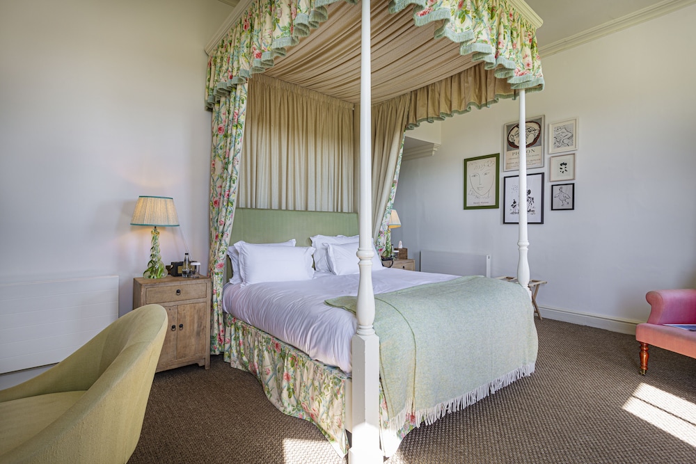 Deluxe Suite (Four Poster)