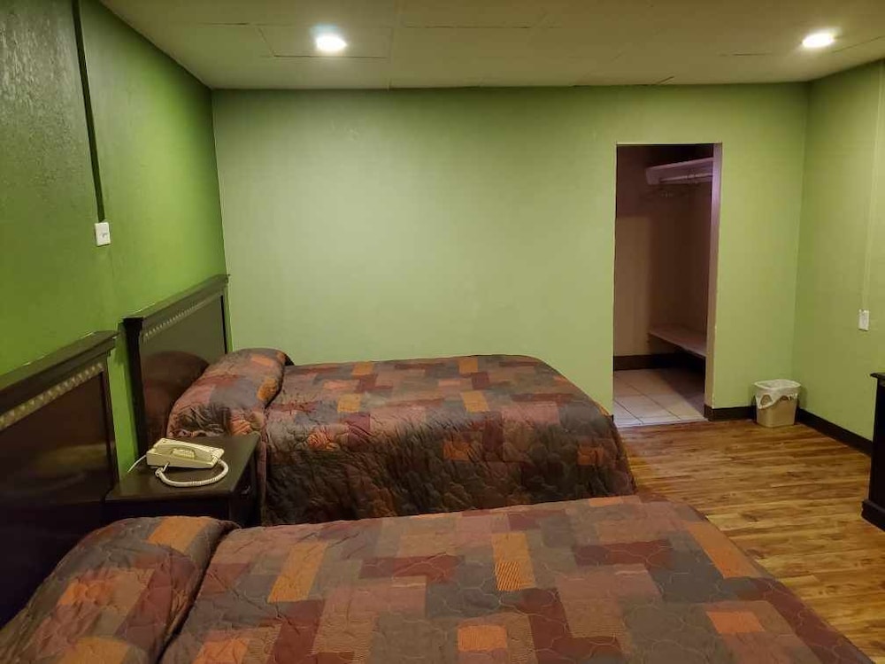 Basic Room, 1 Double Bed