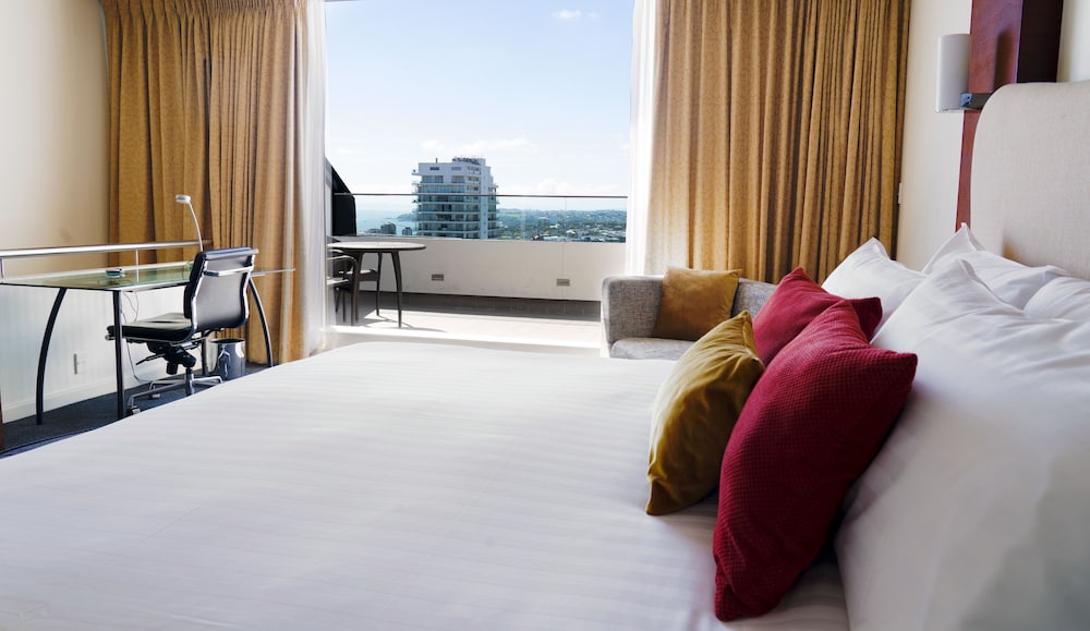 Suite, 1 King Bed, Balcony, Ocean View (Club Lounge Access) - Photo 4