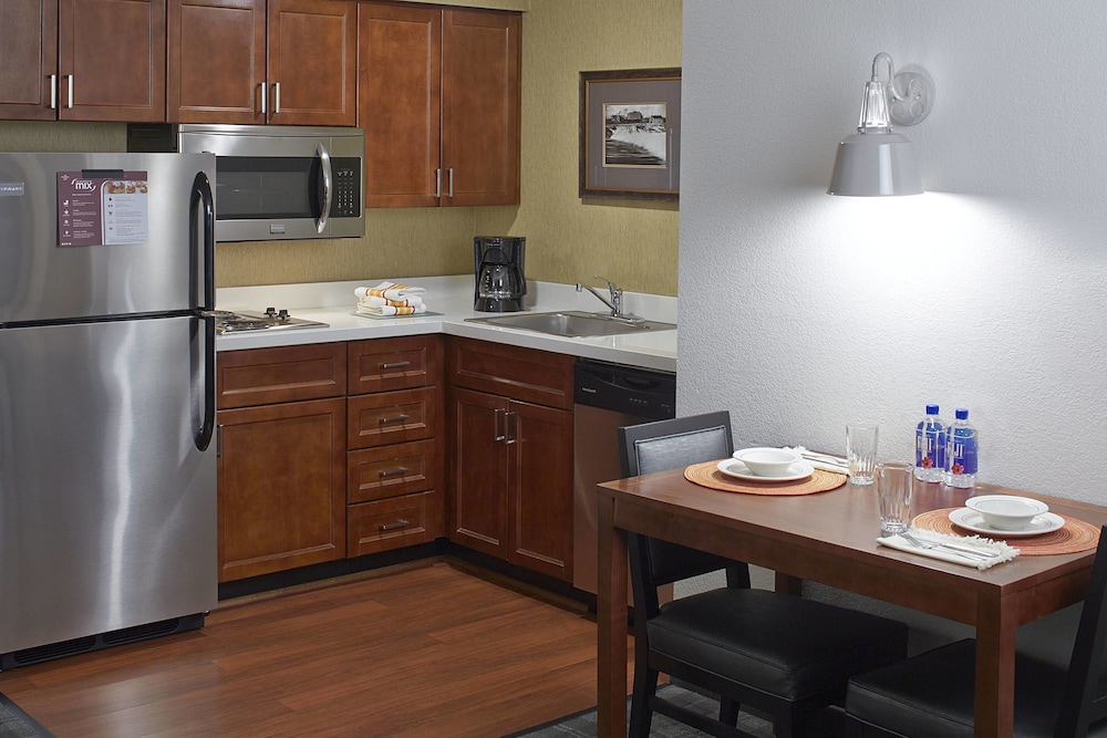 Suite, 1 Bedroom - Photo 3