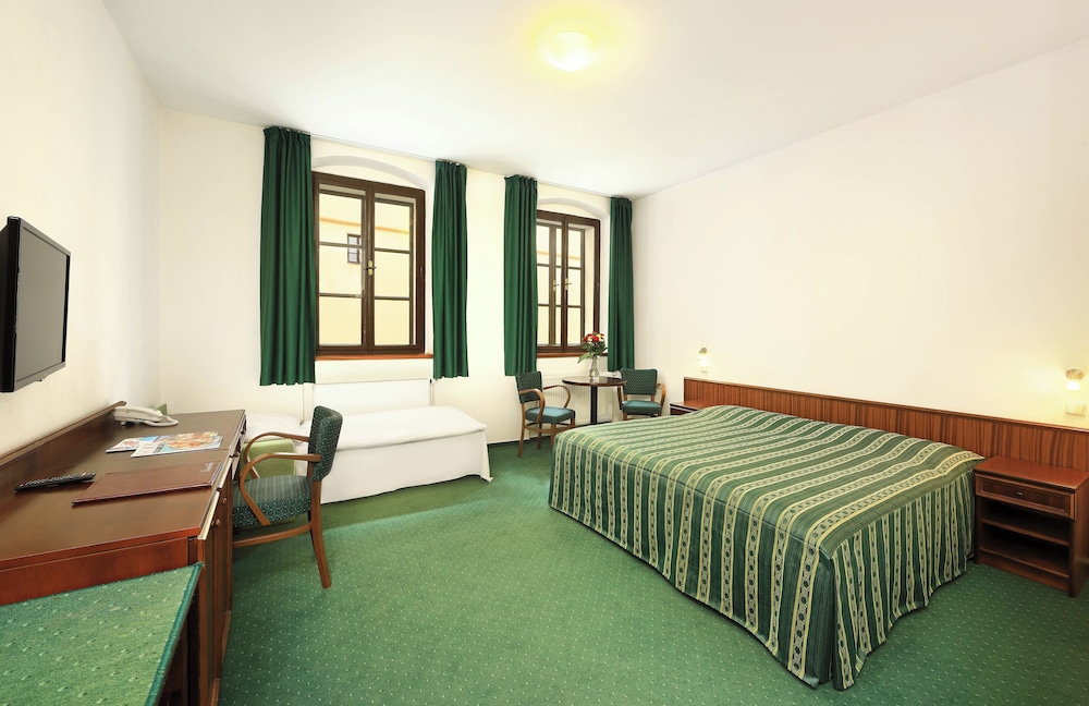 City Triple Room, City View