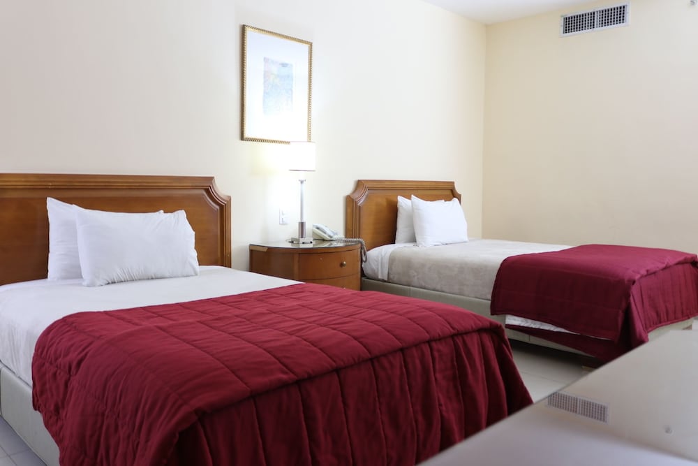 Room, 2 Double Beds, Non Smoking, City View (Exterior View) - Photo 4