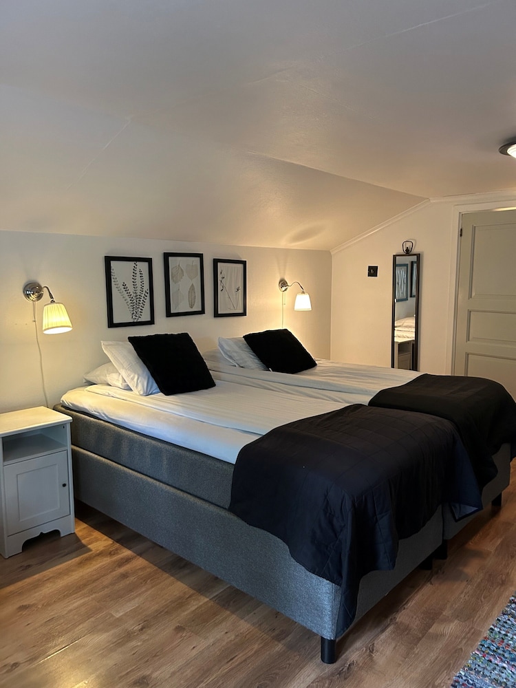Quadruple Room, Private Bathroom (Sofa beds, Hotel) photo 1
