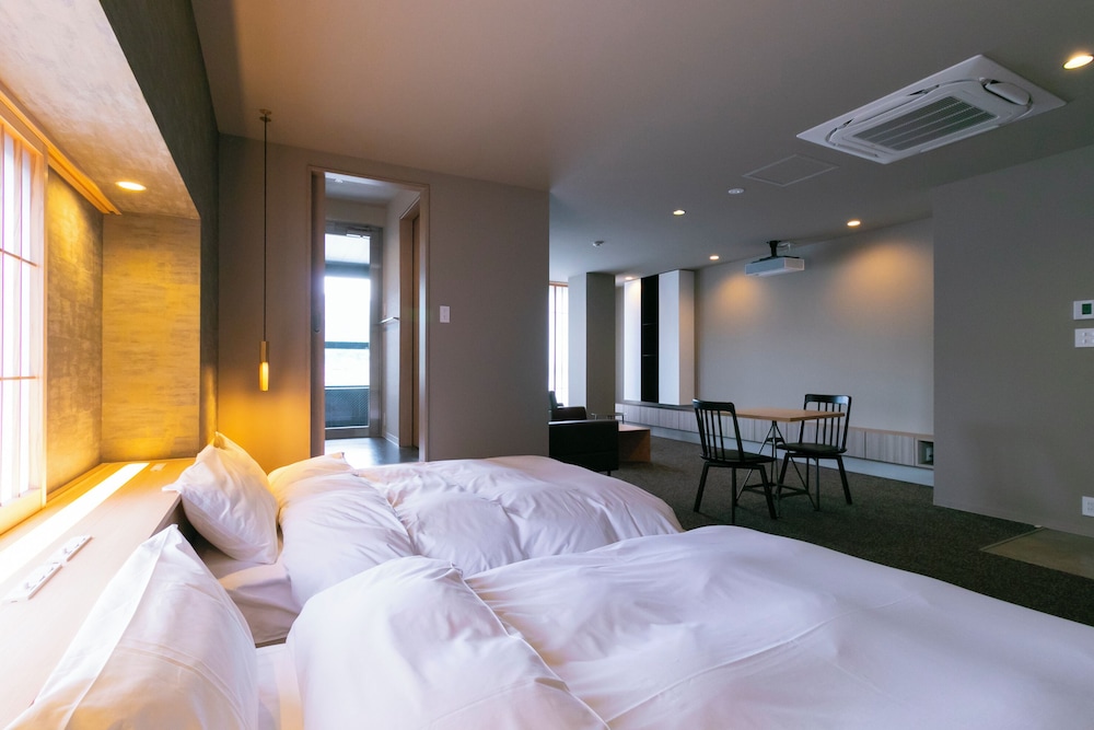Premium Modern Japanese-Western-style twinRoom with Open-air Bath "Asatsuyu photo 1
