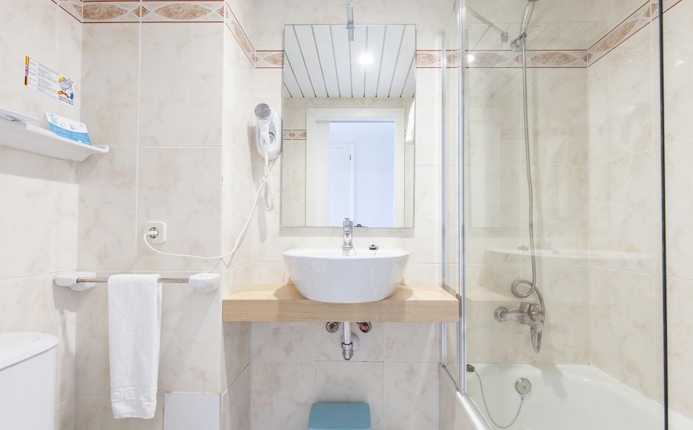 Double Room - Photo 5