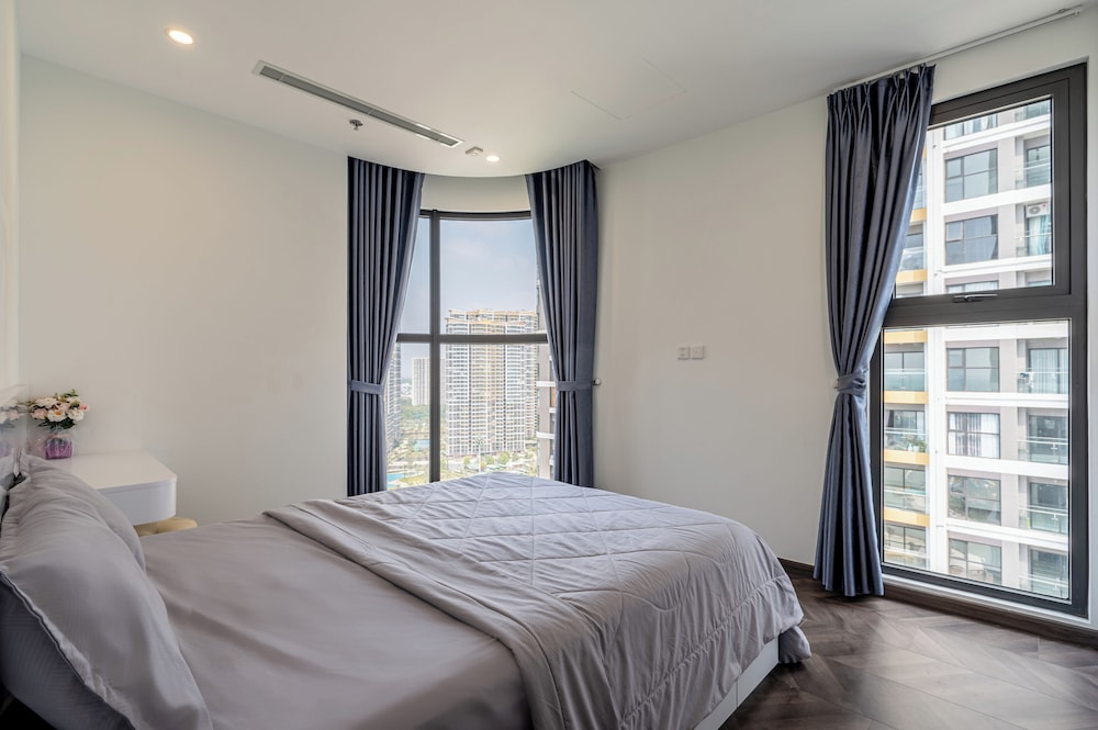 Luxury Apartment photo 2