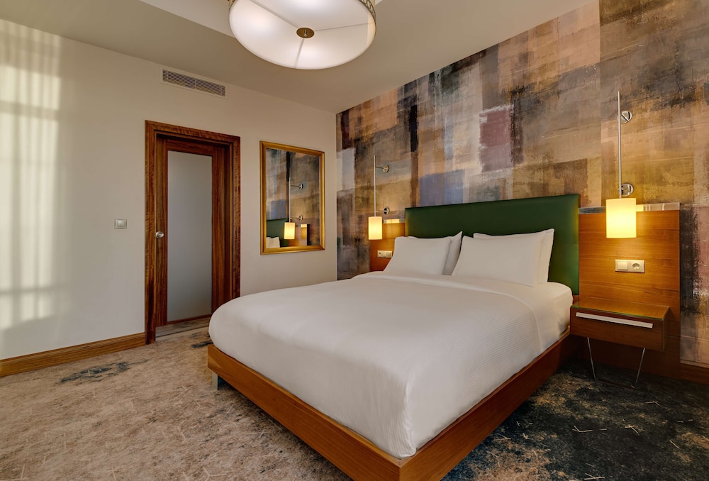 Suite (Ambassador)