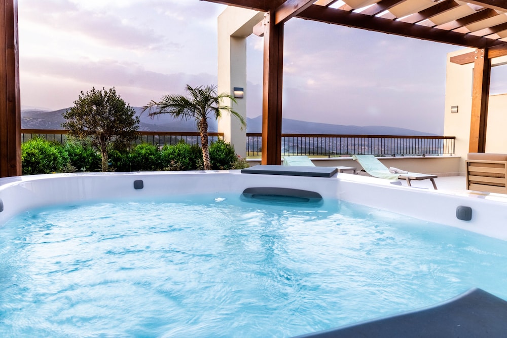 Superior Room, Pool View photo 3