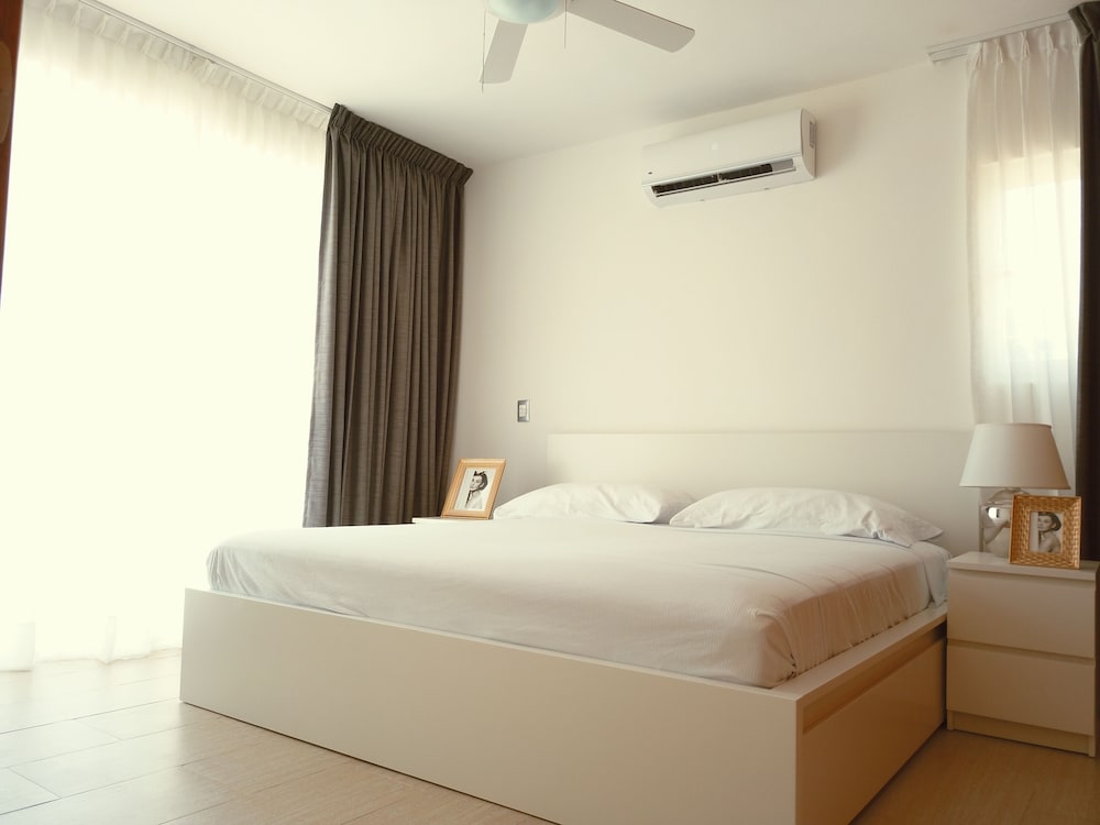 Family Apartment, 2 Bedrooms, Ocean View photo 2