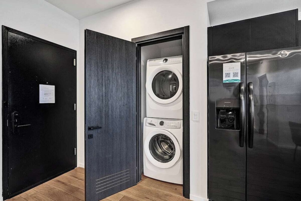 Classic Condo, 2 Bedrooms (Elser 2917) photo 3