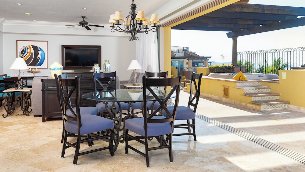 Three Bedroom Ocean Front photo 1