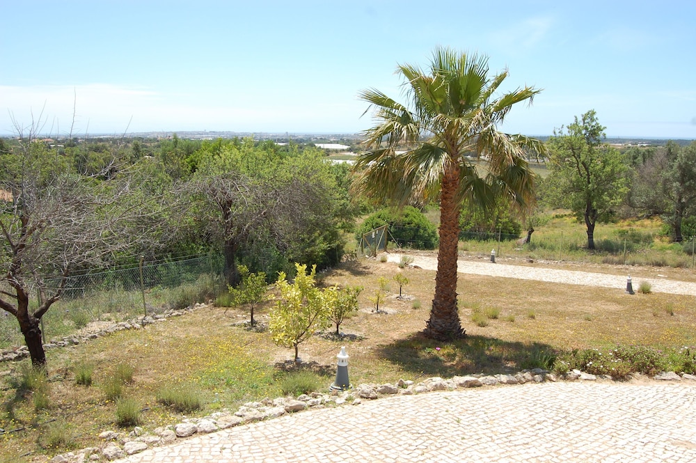 Charming 3-bedroom Villa With Wifi and Central Heating in Beautiful Santa Bárbar, 写真 18