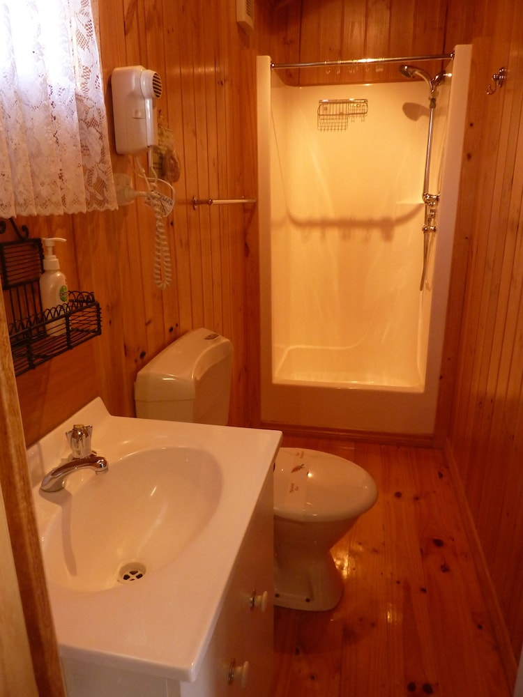 Family Cabin, 2 Bedrooms, Mountain View photo 2