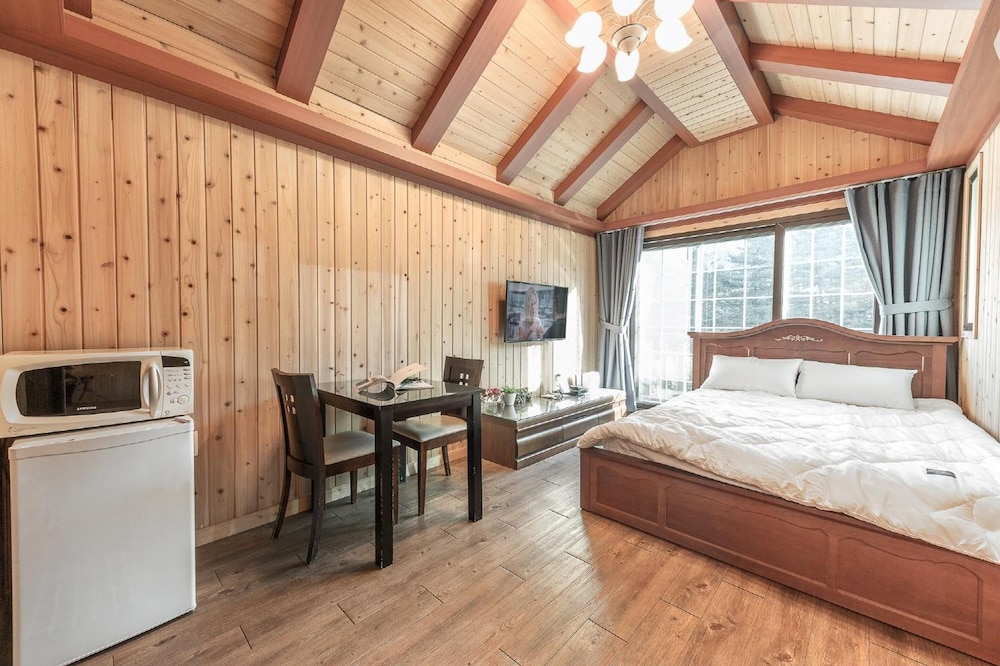 Basic Room, 1 Bedroom (B-1)