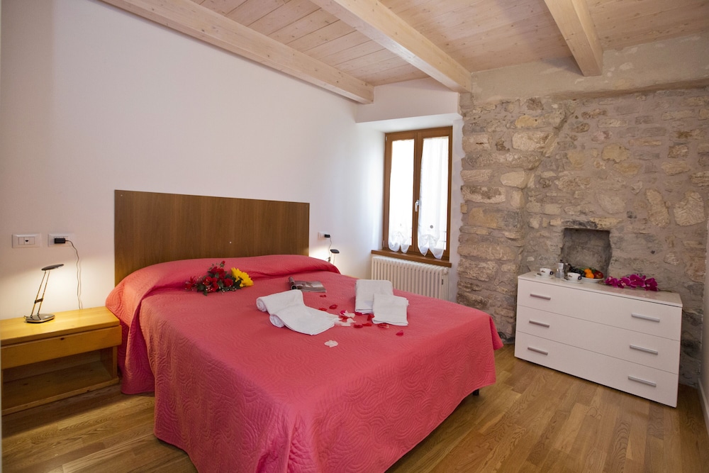 Family Apartment, 2 Bedrooms, 2 Bathrooms, Mountainside (Appartamento Malù Morgana) photo 2