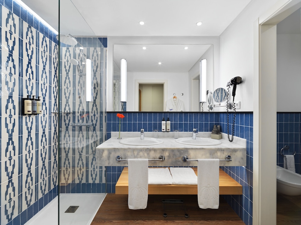 Superior Room (2 Adults) - Photo 3