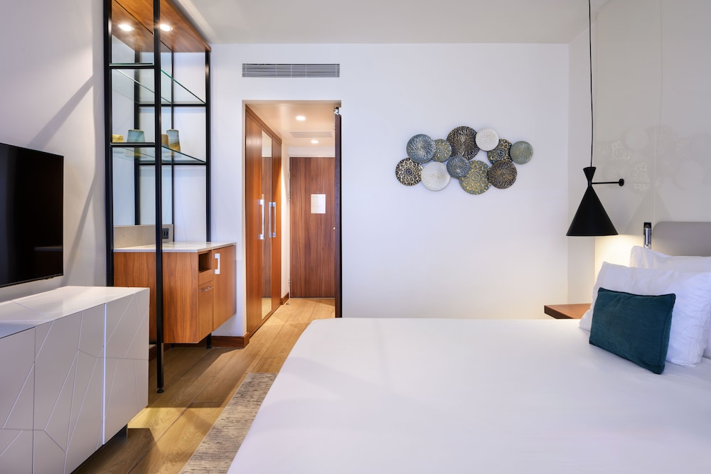 Room, Pool View (Moav)