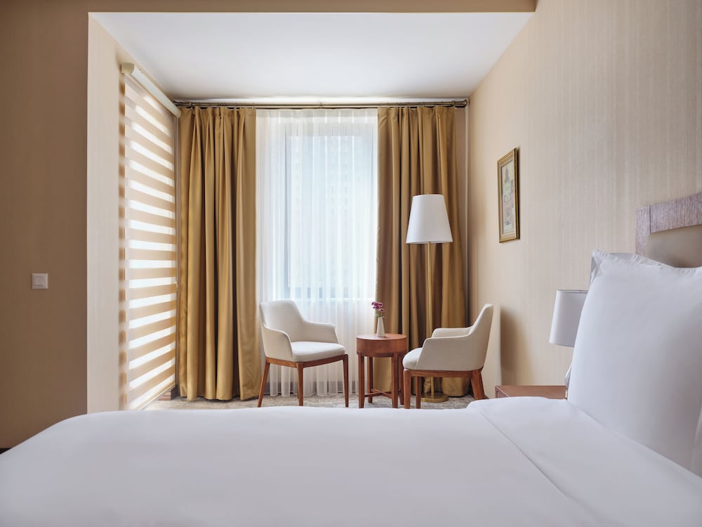 Junior Suite, Balcony, Park View