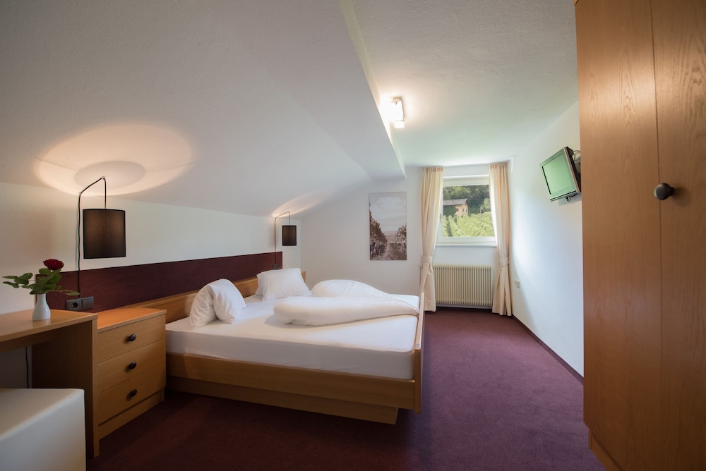 Grand Double Room, 1 Double Bed with Sofa bed photo 2