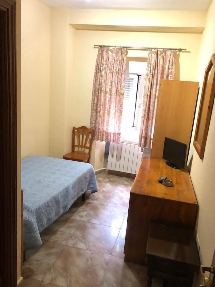 Single Room (Air Conditioning)