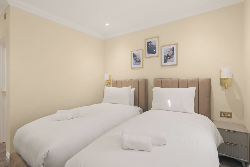 Signature Twin Room photo 2