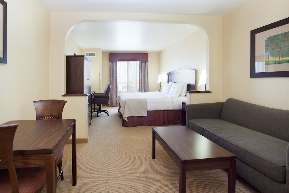 Suite, 1 King Bed (Additional Living and Dining Area) - Photo 1