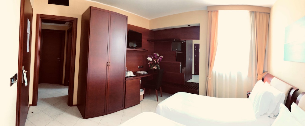 Superior Room, 2 Twin Beds, Non Smoking, Sea View - Photo 7