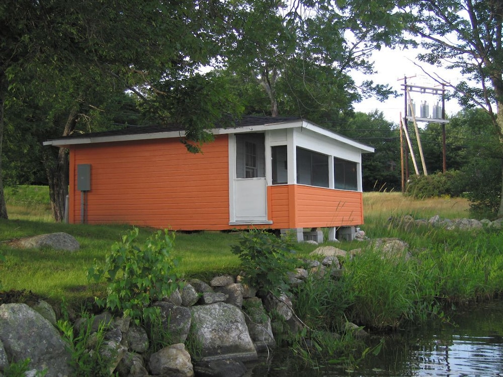 Lakefront Orange Cottage