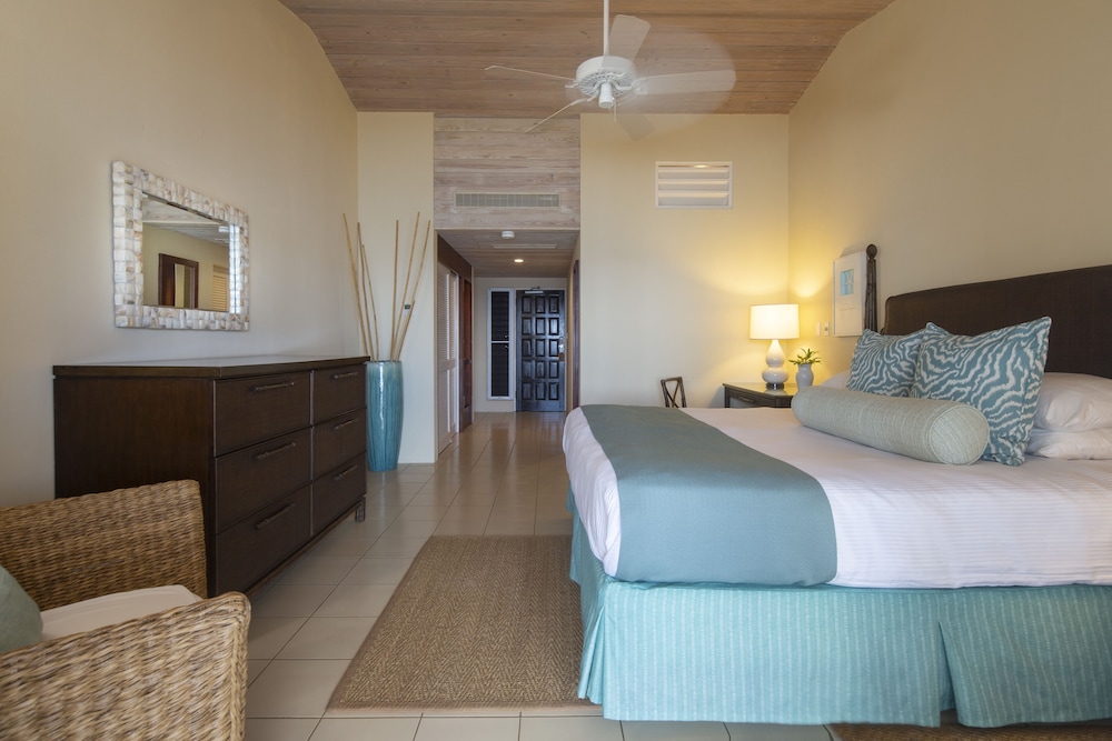 Deluxe Room, Beach View photo 1
