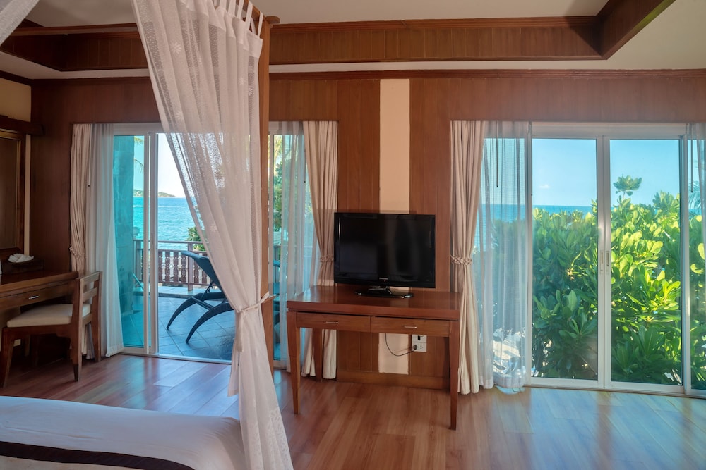 Grand Deluxe Suite Room - Photo 6