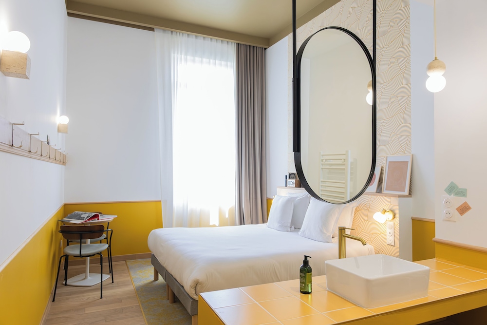 Deluxe Double Room, Garden View