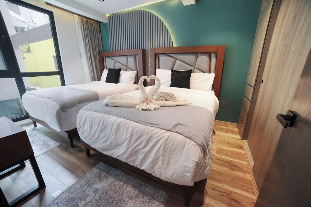 Design Apartment, 2 Bedrooms, Kitchen, Courtyard View photo 2