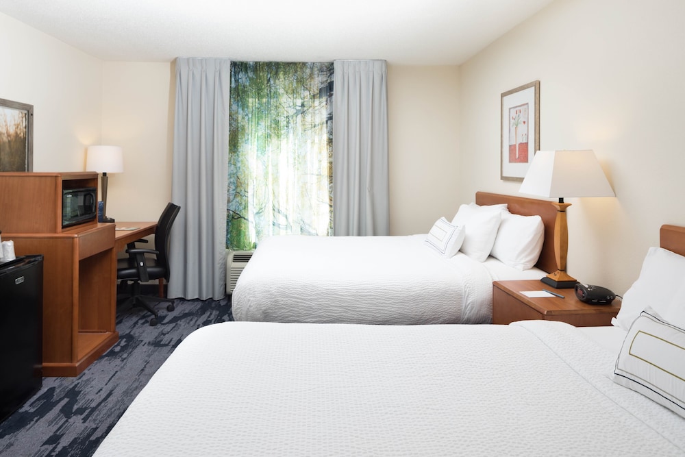 Room, 2 Queen Beds - Photo 6