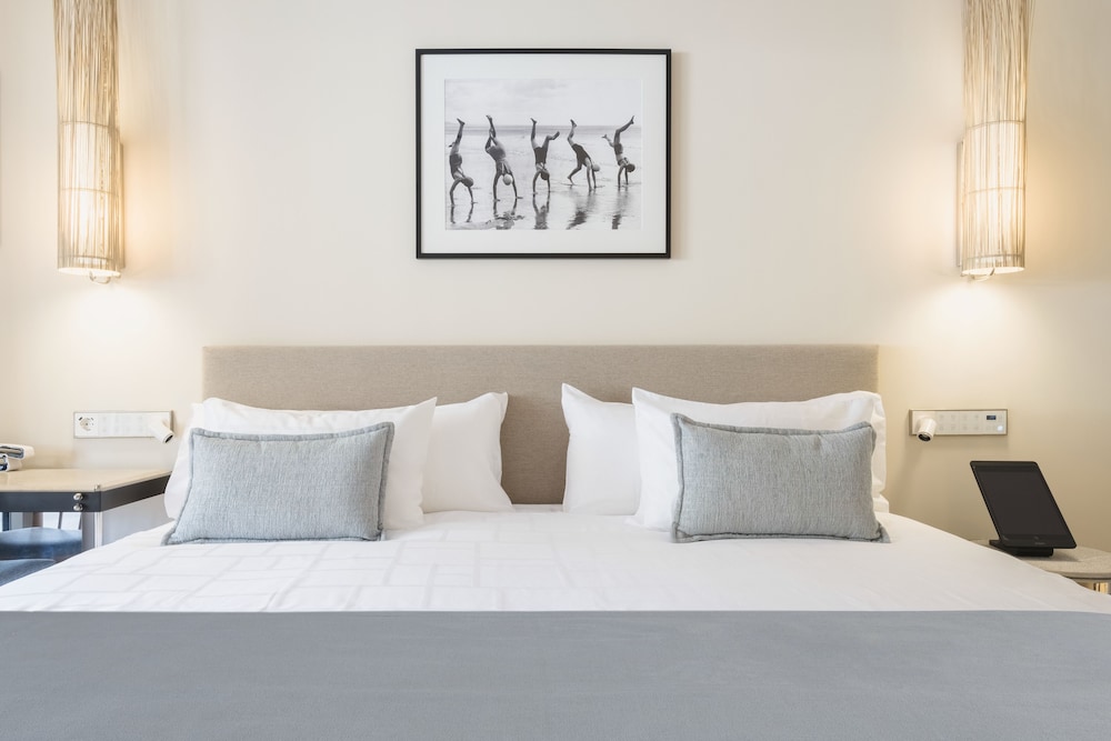 Signature Double Room, Balcony, Partial Sea View